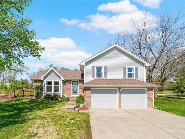 15818 N Eldridge Dr, Holt, MO 64048