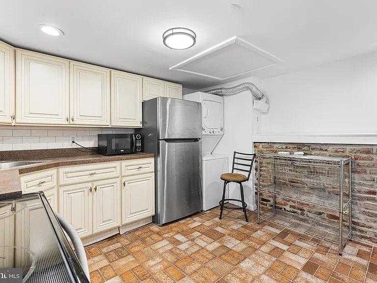 8 Bristow Pl — Photo 7