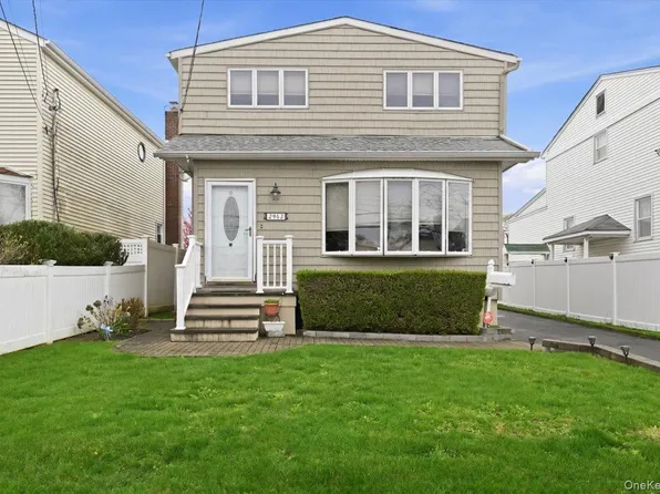 2962 Higgins Street, Oceanside, NY 11572