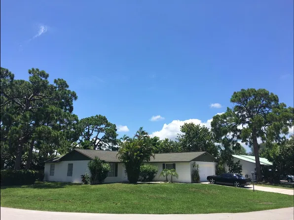 8842 SE Sandcastle Cir, Hobe Sound, FL 33455