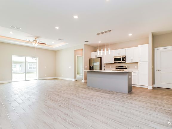 2nd image of 108 Willow Dr
