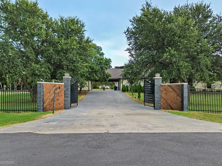 3212 Preston Hills Cir — Photo 6