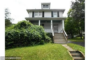 210 McHenry St photo 1