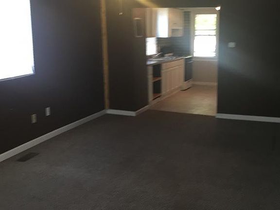 4th image of 80 Church St