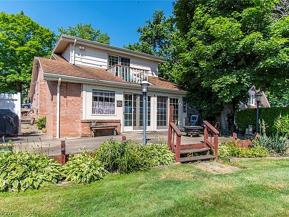 2nd image of 32598 Wooddale Dr