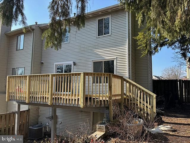 2nd image of 1962 Fountainbrook Ct