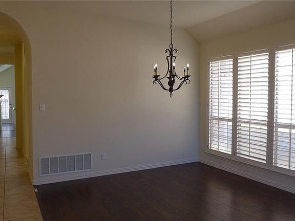 5th image of 2408 Barranca Dr
