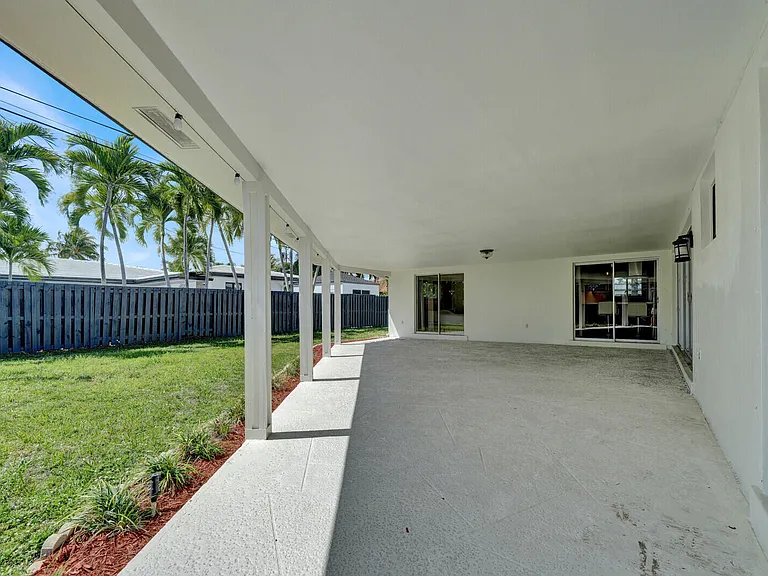 2152 NE 61st Ct — Photo 33