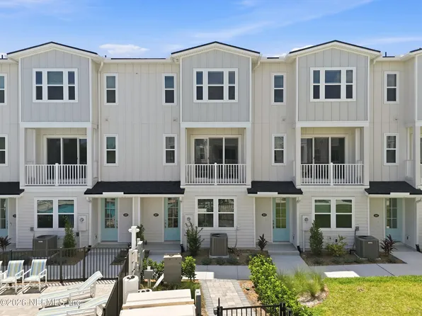 1027 N 1ST Avenue N, Jacksonville Beach, FL 32250