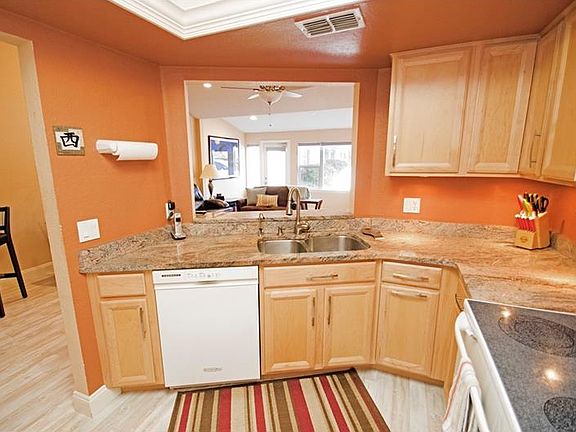 4th image of 500 New York Ave APT 11
