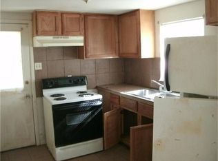 203 N 9th St, Alvin, TX 77511