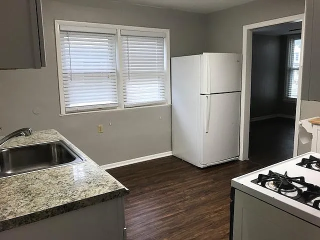 3 bed, 1080 sqft, $1,550 — Photo 4