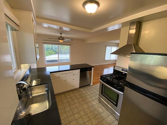 2nd image of 2521 Beverley Ave APT 5
