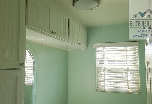 5th image of 570 Emory St