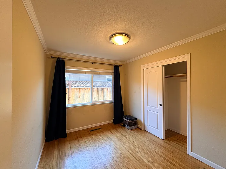 1695 Merrill Dr — Photo 17