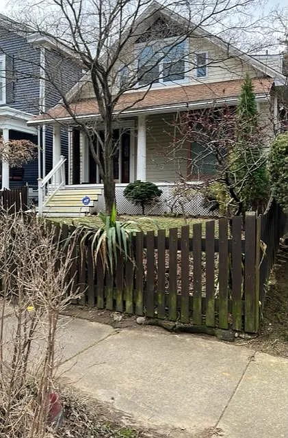 1744 Fernwood Ave photo 1