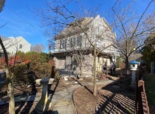 405 2nd St, Lafayette Hill, PA 19444