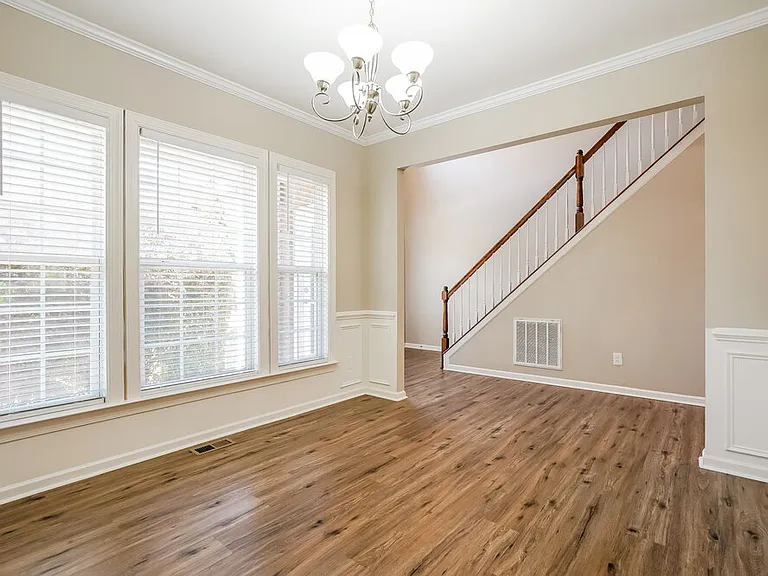 1220 Crendall Way — Photo 6