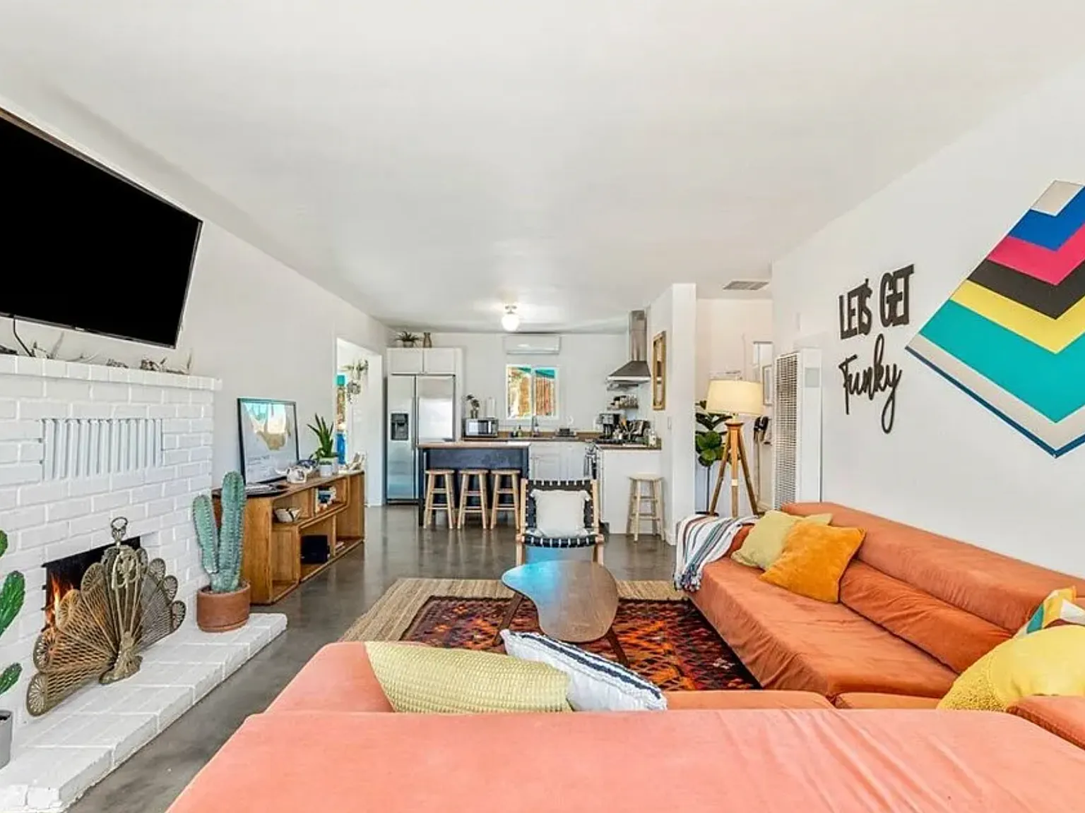 2 bed, 995 sqft, $1,820 — Photo 2