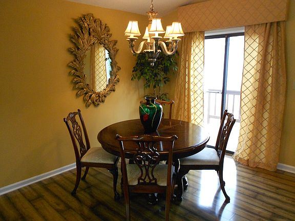 5th image of 3809 King Edward Ct