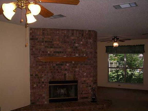 3rd image of 708 Cactus Bend Dr