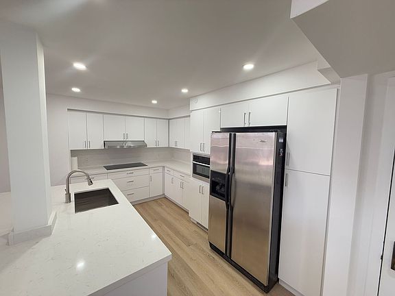 2nd image of 170 Ocean Lane Dr APT 605