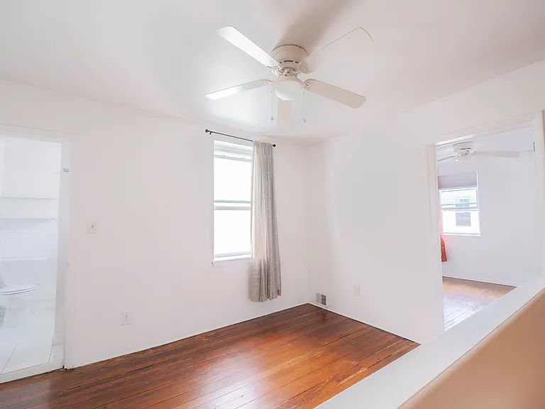 421 E Flora St — Photo 11