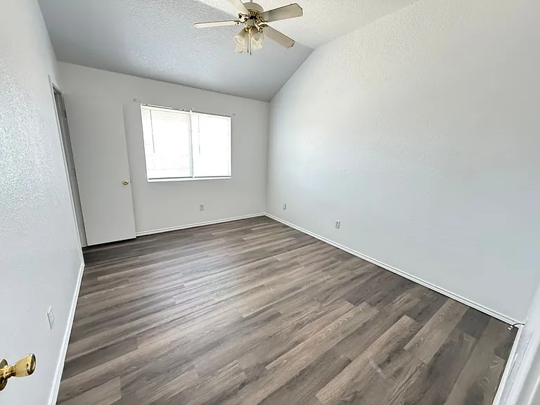 4302 Alan Kent Dr — Photo 10