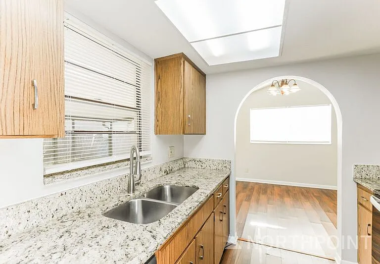 601 Highview Ter S — Photo 7
