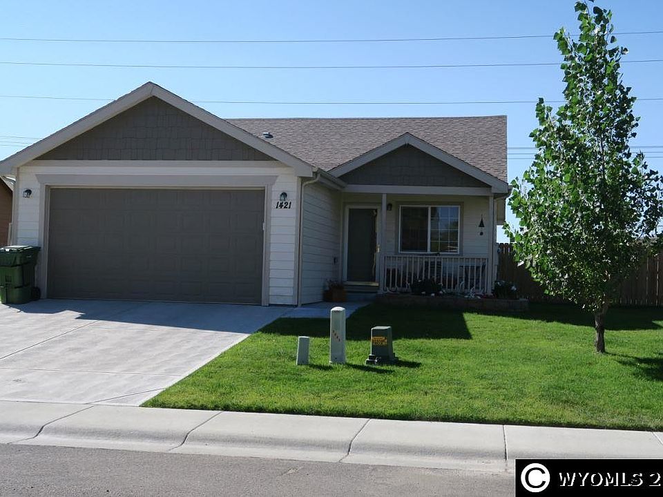 1st image of 1421 Meadow Ln