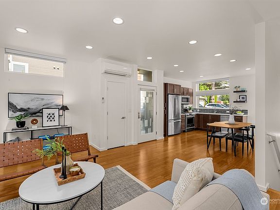5th image of 2601 22nd Avenue W #E
