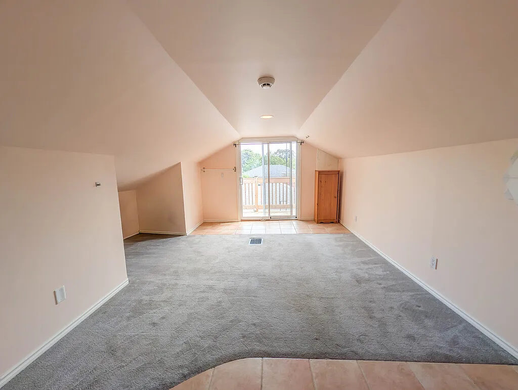 977 Parkhill Ave — Photo 4