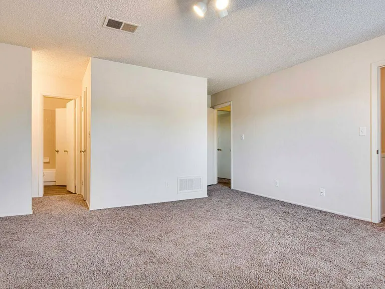 Cambridge Dorchester Apartment Homes — Photo 93