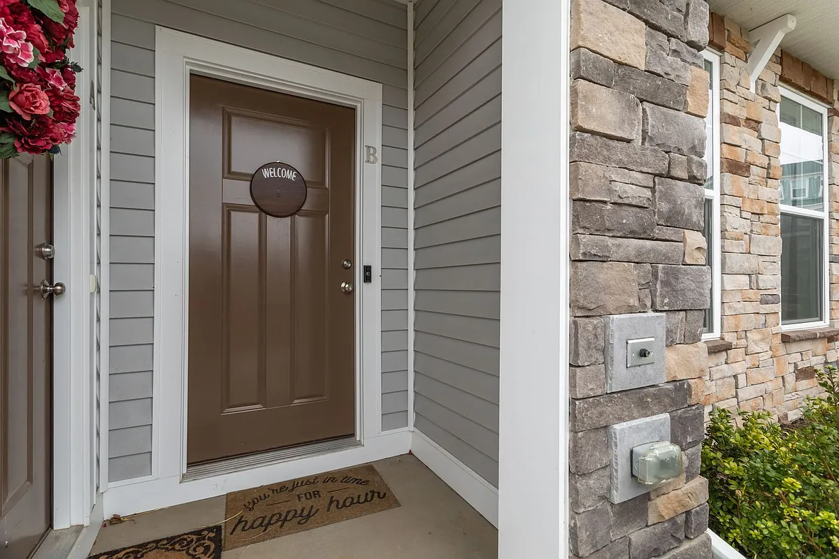 Building Photo - 642 Brookwood Glen Ter #B