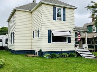 946 Pine St, Negaunee, MI 49866