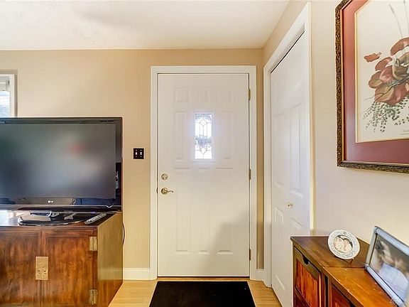 4th image of 3854 Saranac Dr