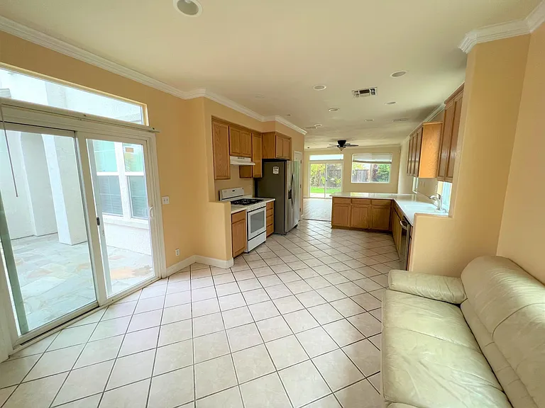 10413 Bunker Ln — Photo 11