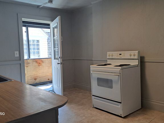 4th image of 50 Fruit St #2
