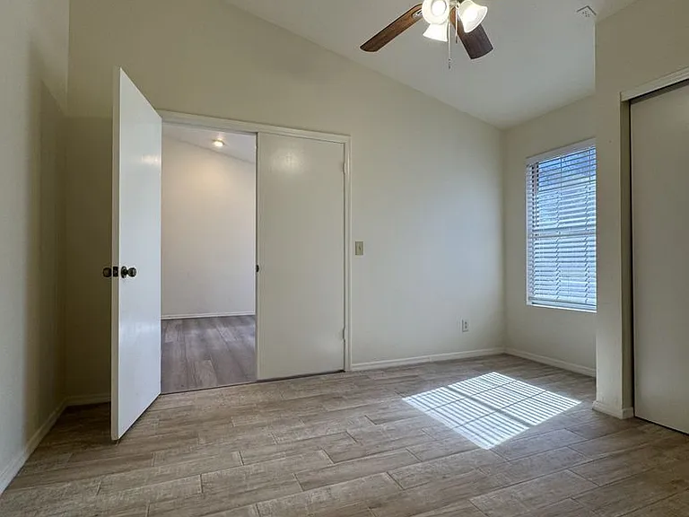 131 S Sean Dr — Photo 12