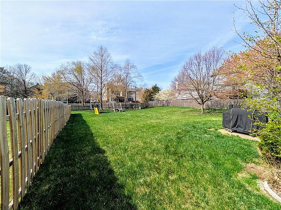 5th image of 8815 W 128th St