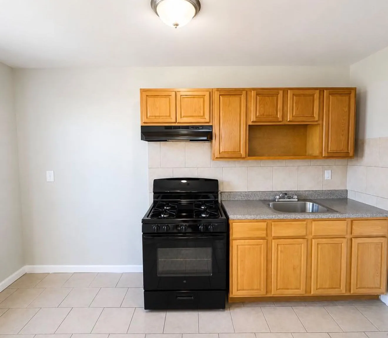 2 bed, $1,825 — Photo 2