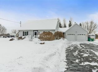 6338 Hamm Rd, Lockport, NY 14094