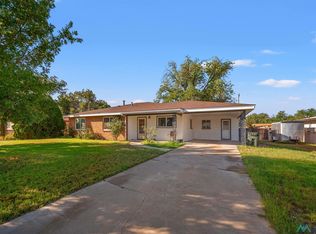 1305 S Country Club Cir, Carlsbad, NM 88220