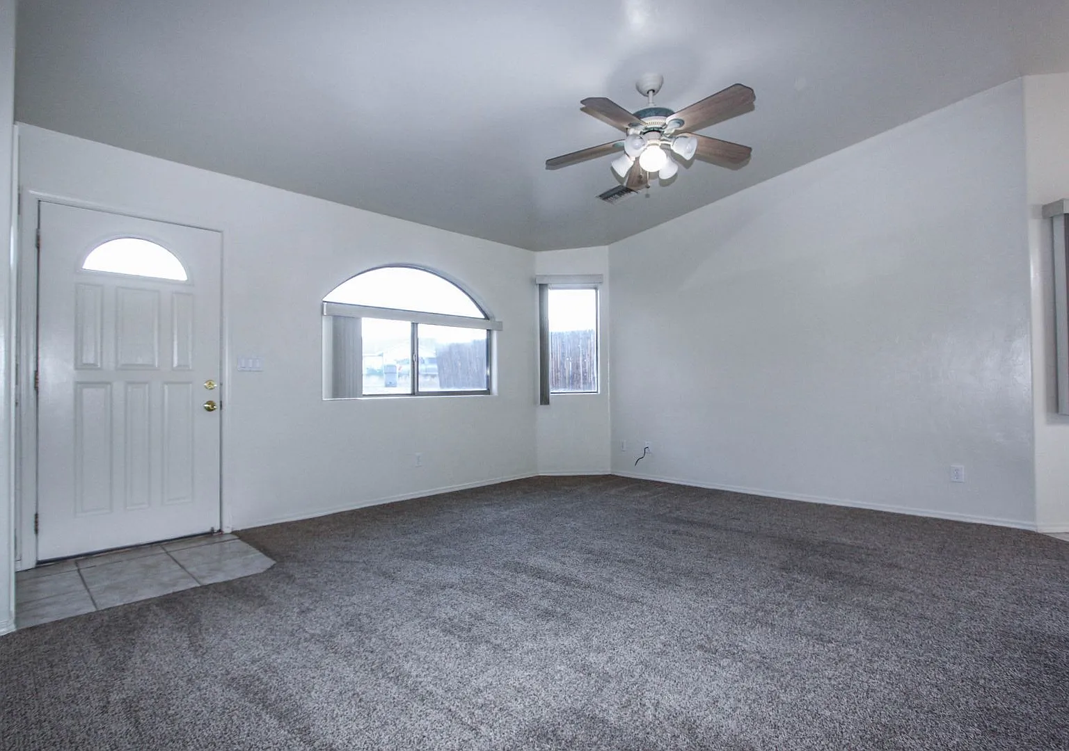 8509 E Leigh Drive — Photo 2