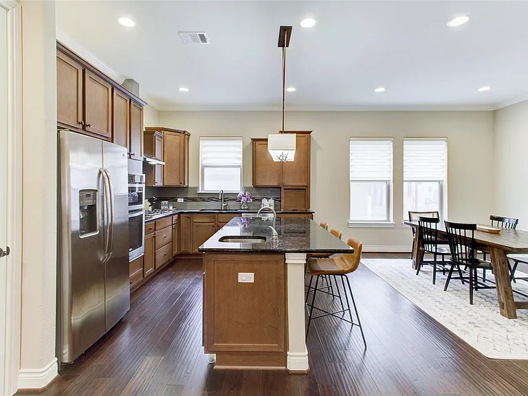 224 Adams St — Photo 16