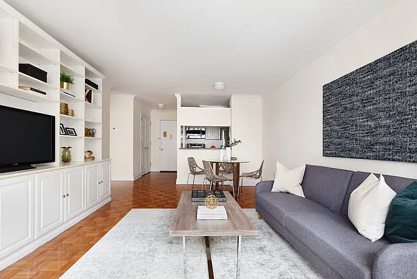 Sold by Compass | media 9