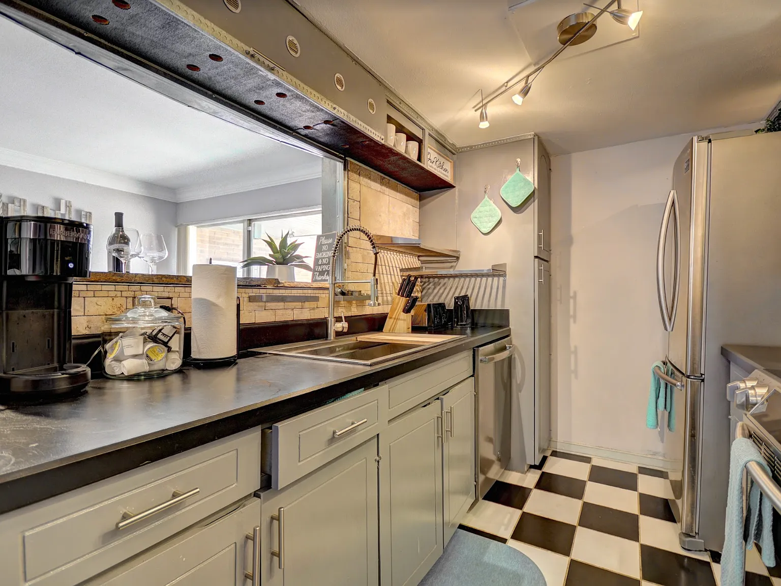 1 bed, 1150 sqft, $2,600 — Photo 3