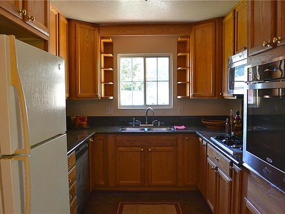 5th image of 170 Coral Dr