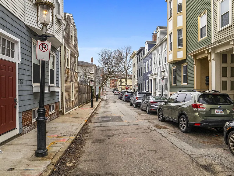 25 Pleasant St #3 — Photo 22