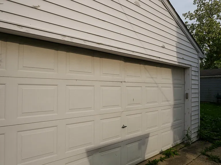 1193 Hall Ave — Photo 41